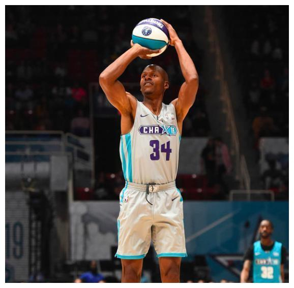 开云直播中心-包含斯图加特训练开放日，今晨主帅复盘引欢呼，NBA总决赛在即，纪律约束更严格的词条