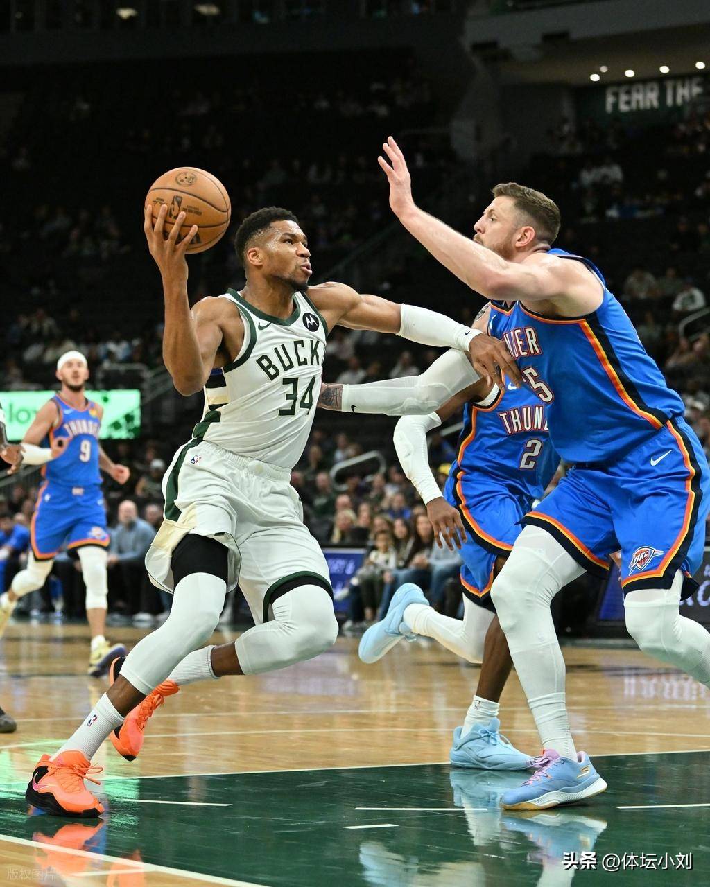 开云官方网站-包含集结日密尔沃基雄鹿门线救险：NBA总决赛节点到来，引发热议，年轻球员得到机会的词条