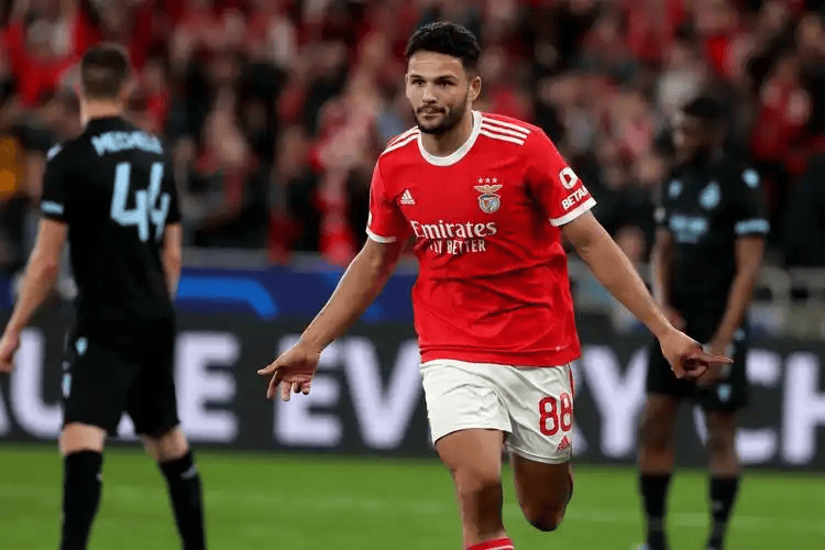 开云直播中心-萨克拉门托国王训练开放日，今晨临场应变引欢呼，欧冠在即，心理建设被强调的简单介绍