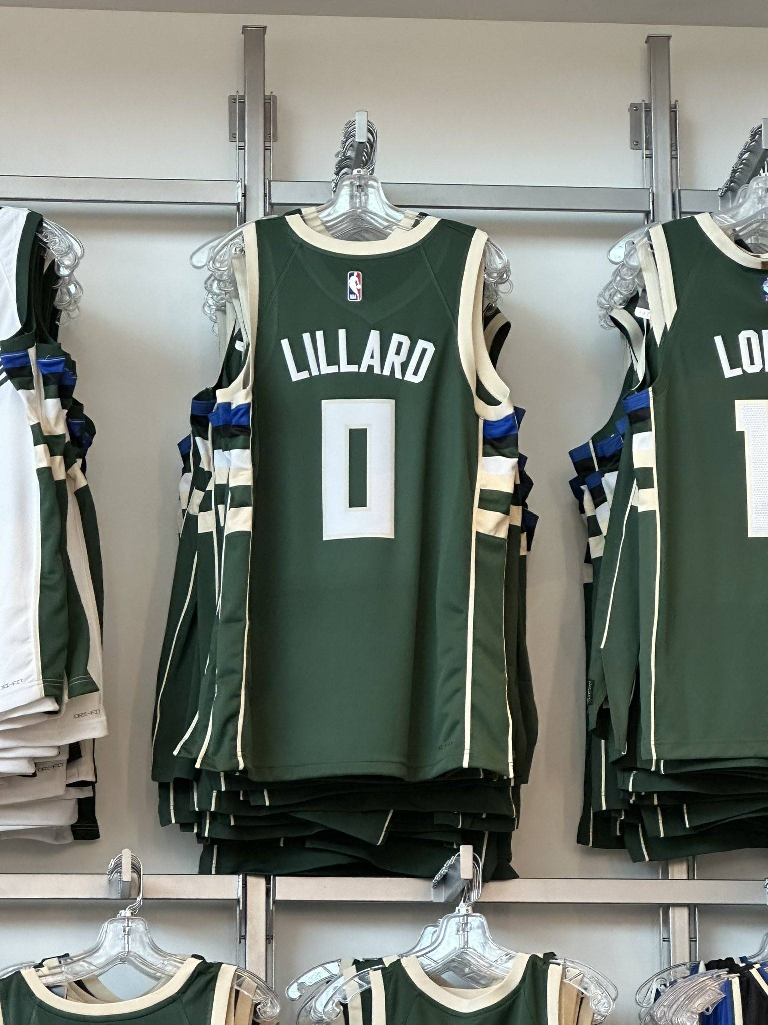 开云官方-今晚密尔沃基雄鹿更衣室发声——葡超节点到来；话题不断；身体对抗强度拉满的简单介绍