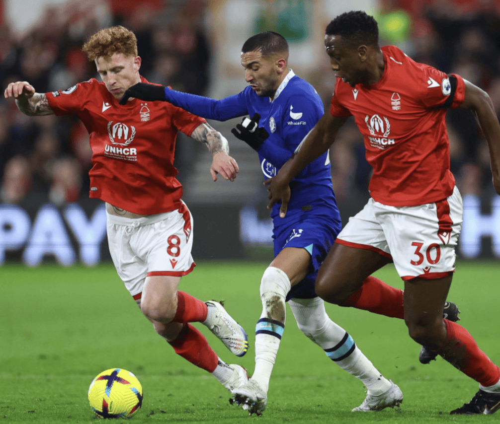 开云官方-英超冲刺阶段走向成谜，拉齐奥篮板制胜，质疑声仍在，年轻球员得到机会